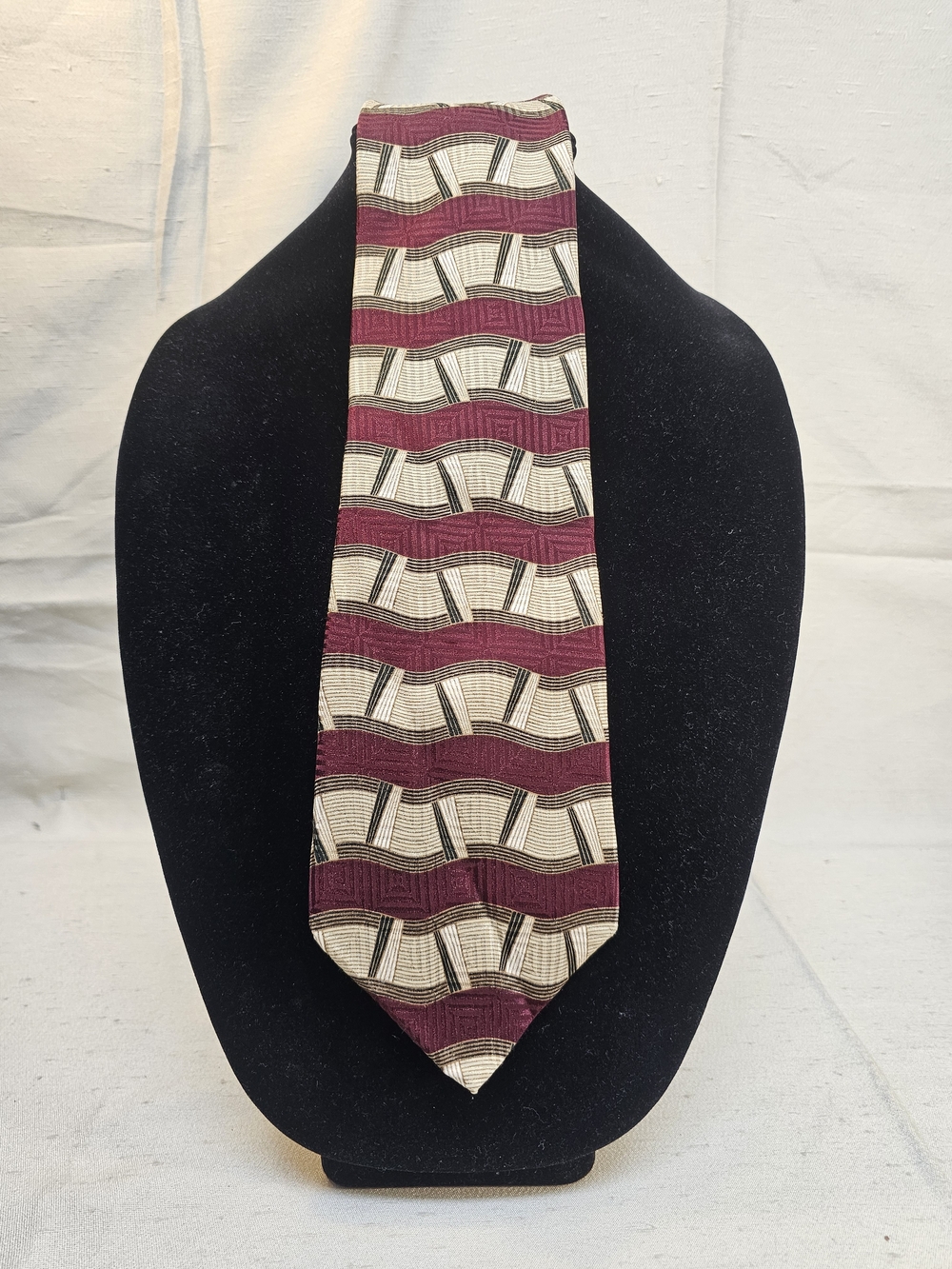Bill Blass Men's Burgundy and Cream Geometric Wave Silk Tie